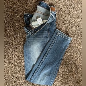 Judy Blue 7/28 Mid Rise Vintage Skinny Jeans medium blue wash